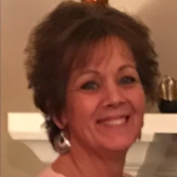 Meet your Posher, Cindy - Picture 1 of 1